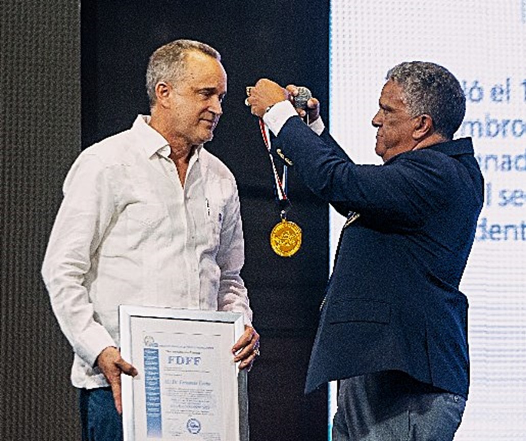 FDFF reconoce viceministro de Salud Dr Fernando Ureña por aportes a ...