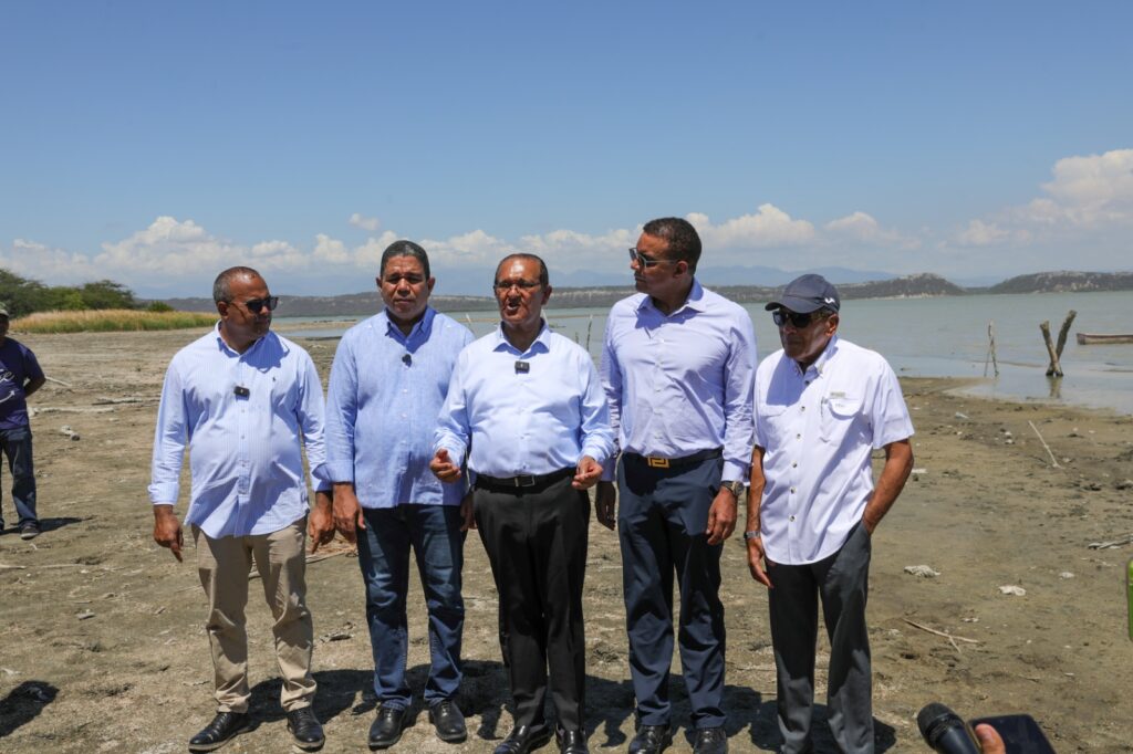 La imagen actual no tiene texto alternativo. El nombre del archivo es: Antonio-Marte-destaca-gestion-de-Comision-del-Senado-en-la-recuperacion-de-Laguna-Rincon-en-Barahona.jpeg