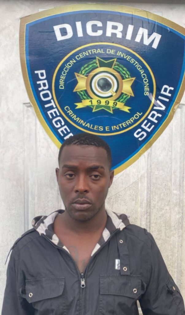 La imagen actual no tiene texto alternativo. El nombre del archivo es: DICRIM-de-la-Policia-Nacional-captura-en-Don-Juan-a-Maquiteria-profugo-acusado-de-doble-homicidio-en-Yamasa.jpg