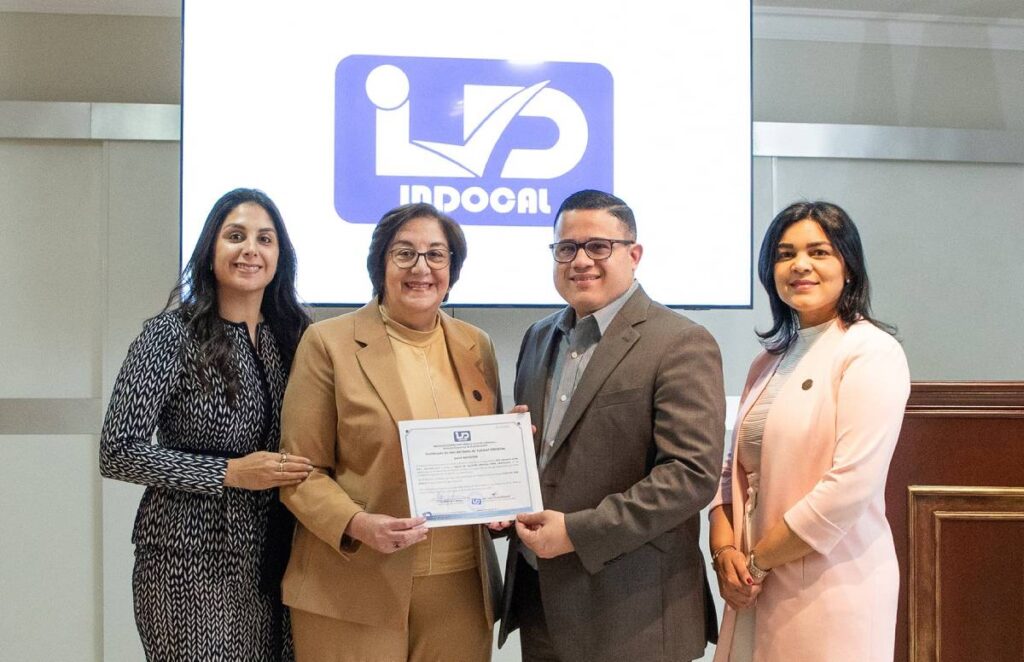 La imagen actual no tiene texto alternativo. El nombre del archivo es: Loret-Dominguez-Michelen-Arabella-Michelen-Nestor-Matos_y_Nairovis-Vasquez.jpg