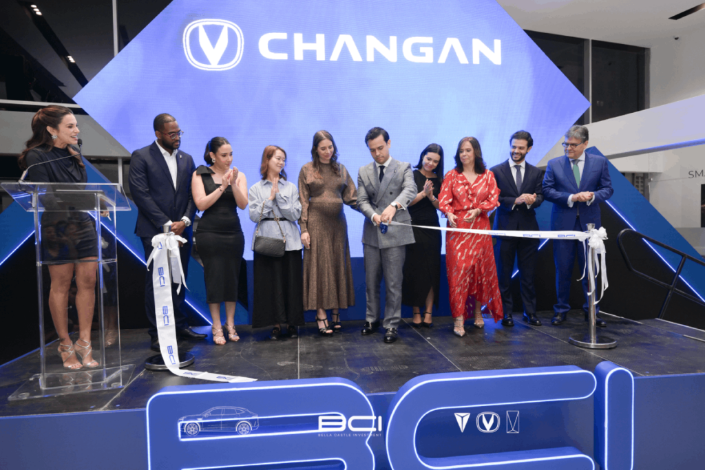 La imagen actual no tiene texto alternativo. El nombre del archivo es: Bella-Castle-Investment-inaugura-su-nuevo-showroom-principal-en-Santo-Domingo.png