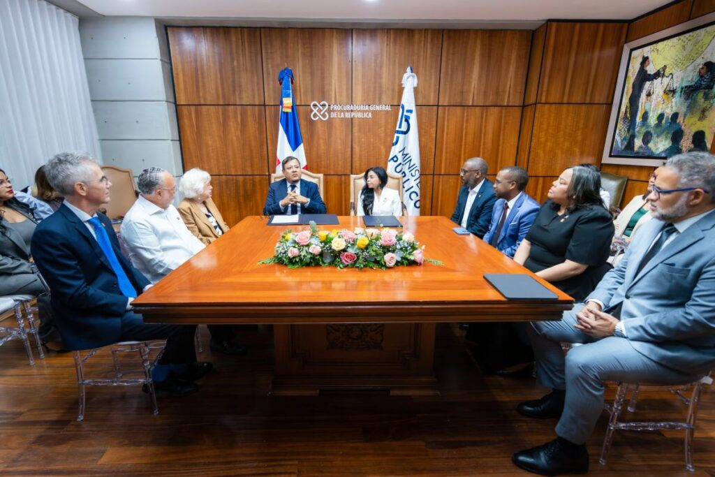 La imagen actual no tiene texto alternativo. El nombre del archivo es: La-Procuraduria-General-y-el-Instituto-de-Gobernanza-de-Basilea-colaboraran-en-la-lucha-contra-la-corrupcion-y-los-delitos-financieros.jpg