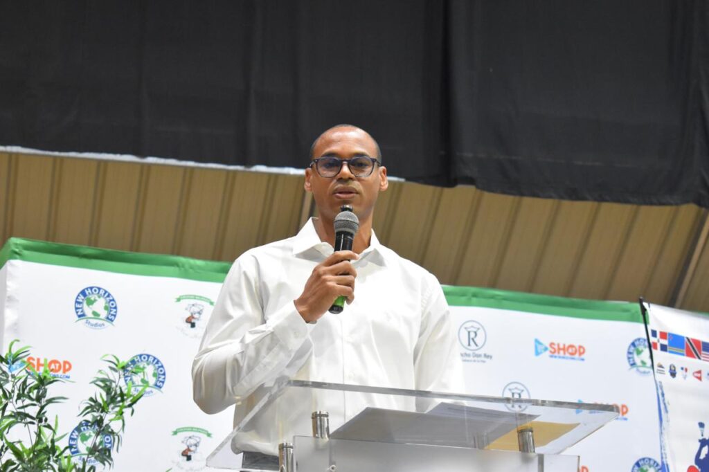 La imagen actual no tiene texto alternativo. El nombre del archivo es: El-presidente-de-la-Federacion-Dominicana-de-Badminton-FEDOBAL-Nelson-Javier-Ozuna.jpg