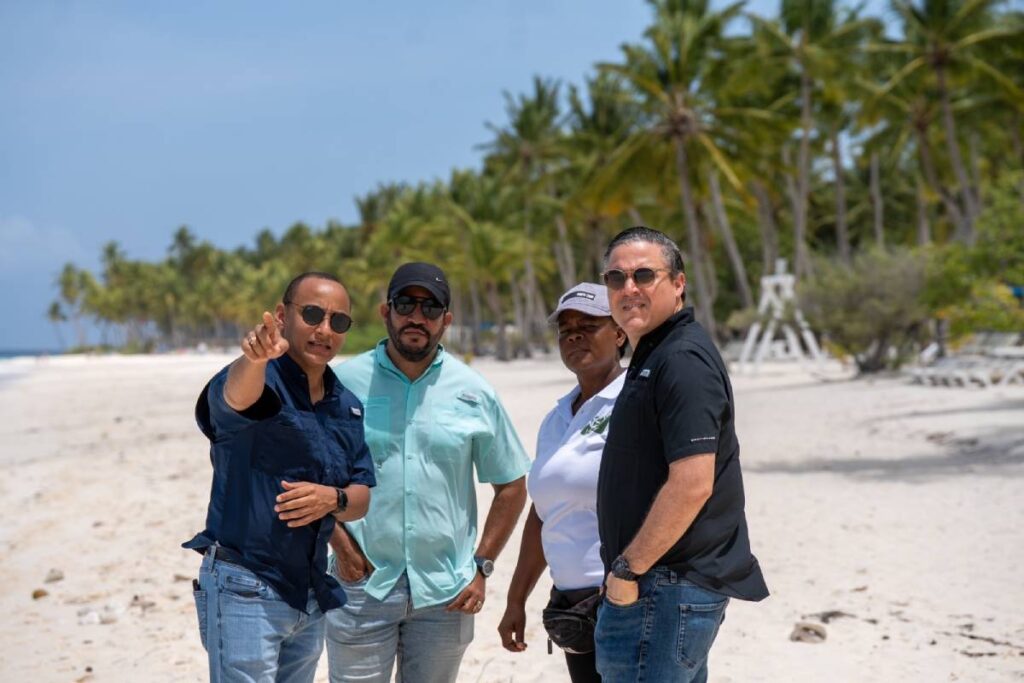 La imagen actual no tiene texto alternativo. El nombre del archivo es: Jean-Luis-Rodriguez-realiza-levantamiento-para-la-construccion-de-un-nuevo-muelle-pesquero-en-Isla-Saona.jpg