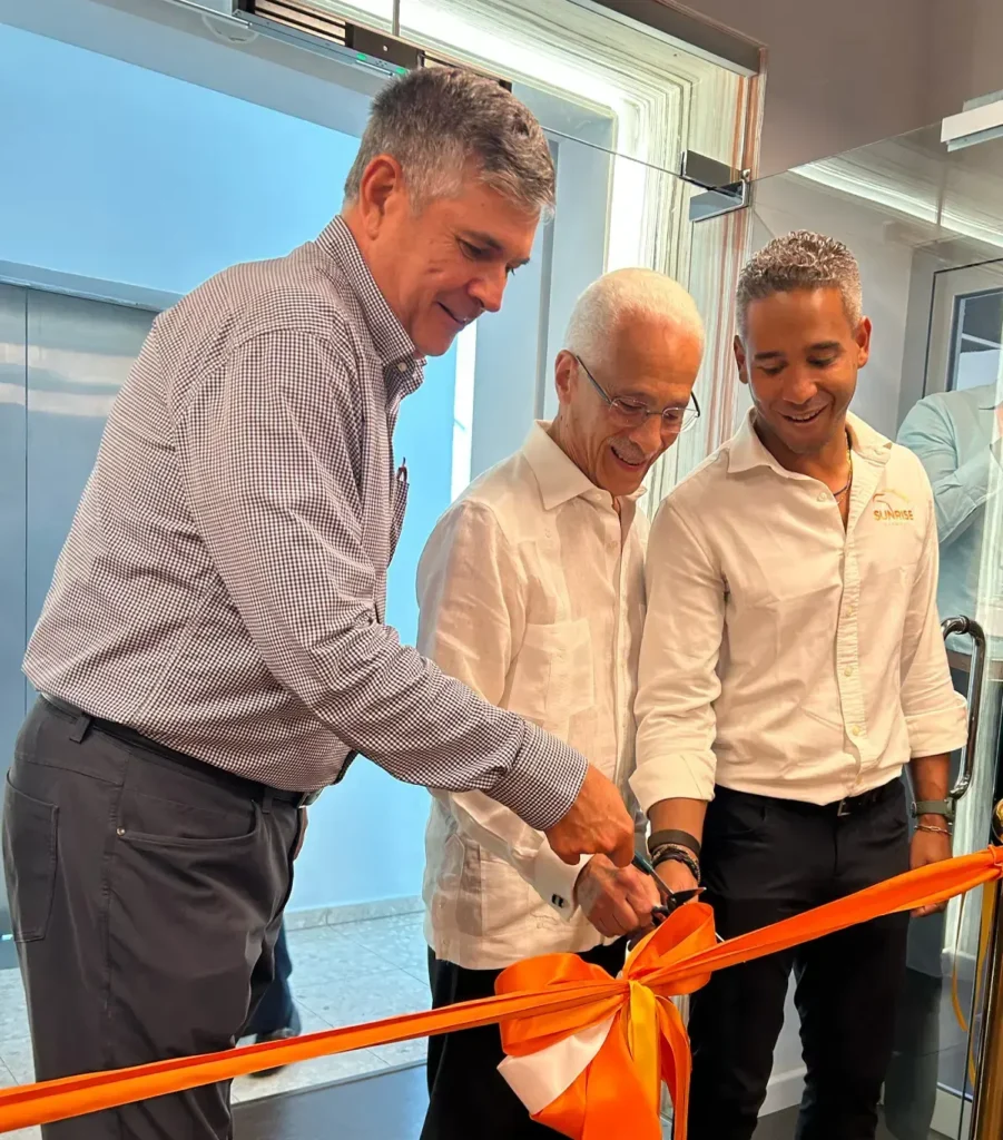 La imagen actual no tiene texto alternativo. El nombre del archivo es: Sunrise-inaugura-nuevas-oficinas-corporativas-Santo-Santo-Domingo-4.webp