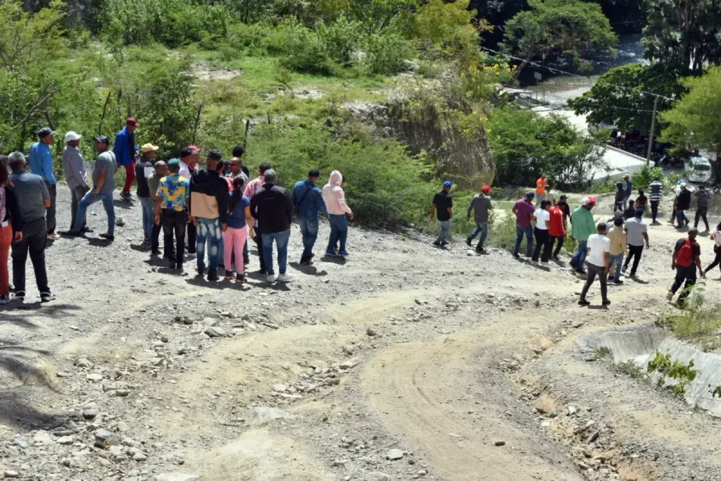 La imagen actual no tiene texto alternativo. El nombre del archivo es: Comunitarios-de-La-Higuera-Boca-de-los-Arroyos-Hondo-Valle-Los-Gajitos-La-Cienaga.webp